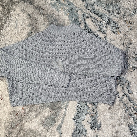 Hollister Gray Chunky Knit Cropped Sweater - Size M - Picture 5 of 5